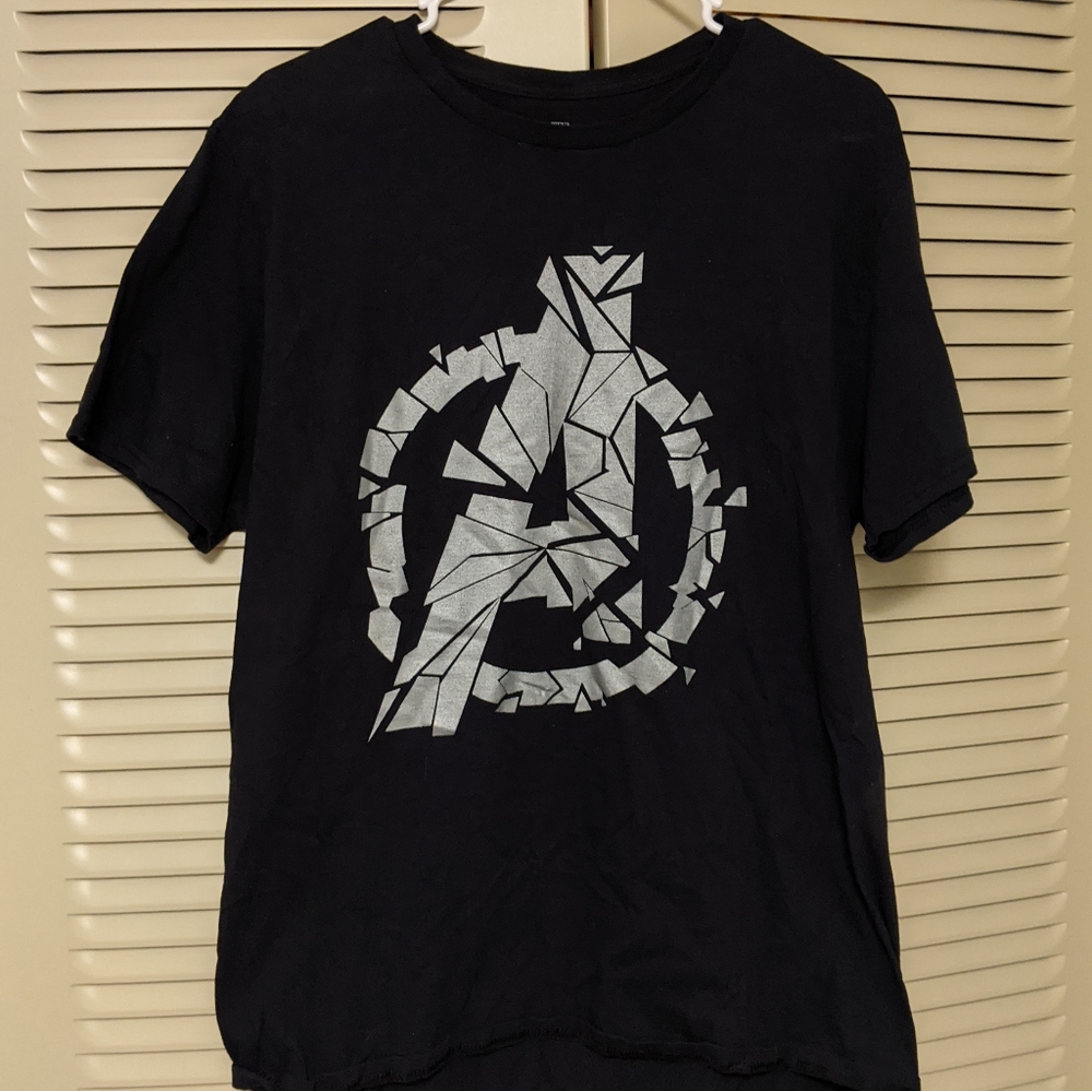 Mens Avengers Shatter Logo